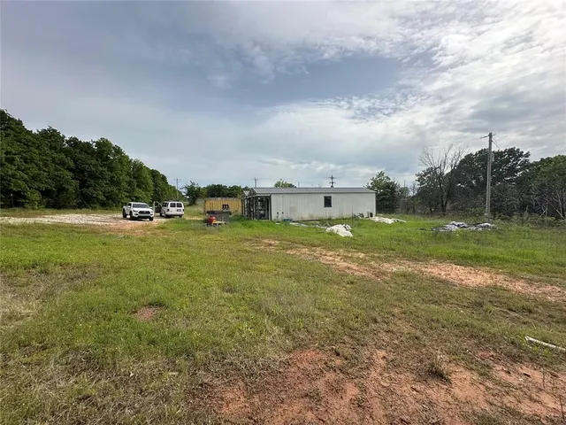 Photo 4 — 20269 Fairbanks Lane, Tecumseh, OK 74873