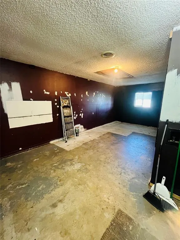 Photo 6 — 2217 7th Street, Prague, OK 74864