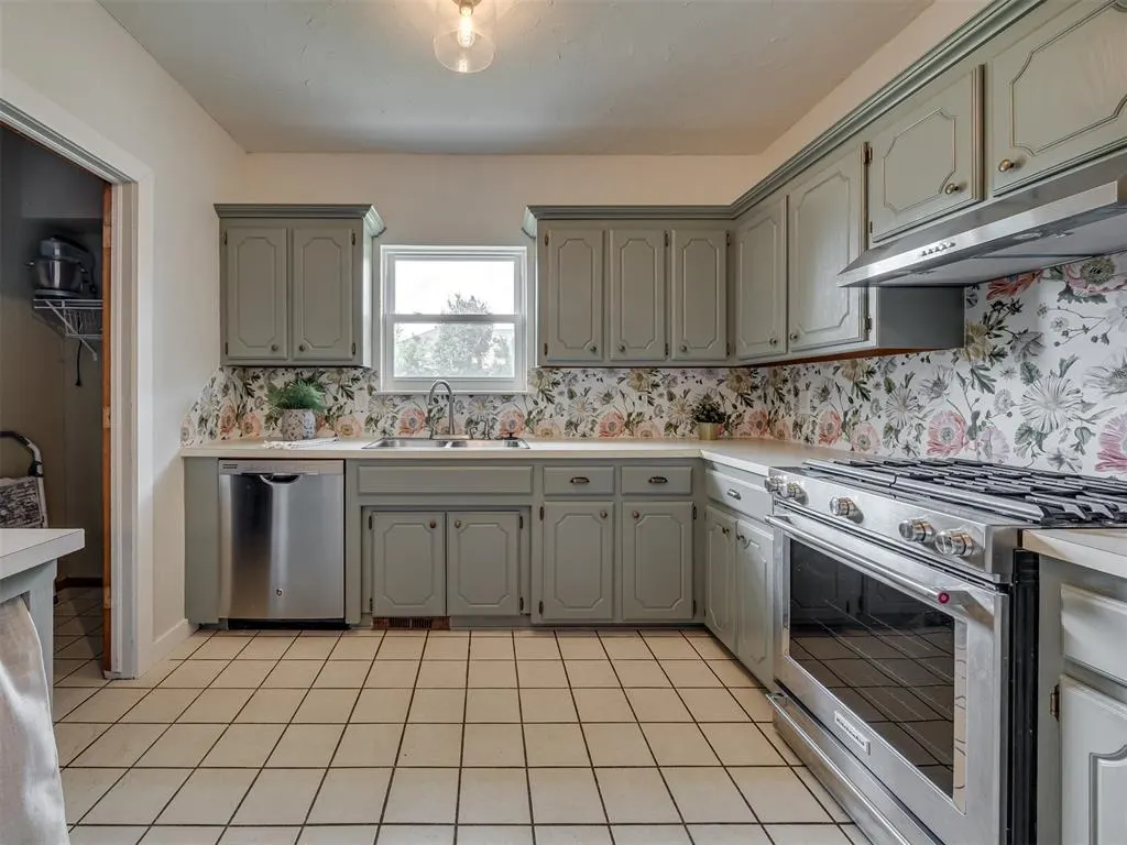 Photo 12 — 6401 Saddleback Drive, Oklahoma City, OK 73150