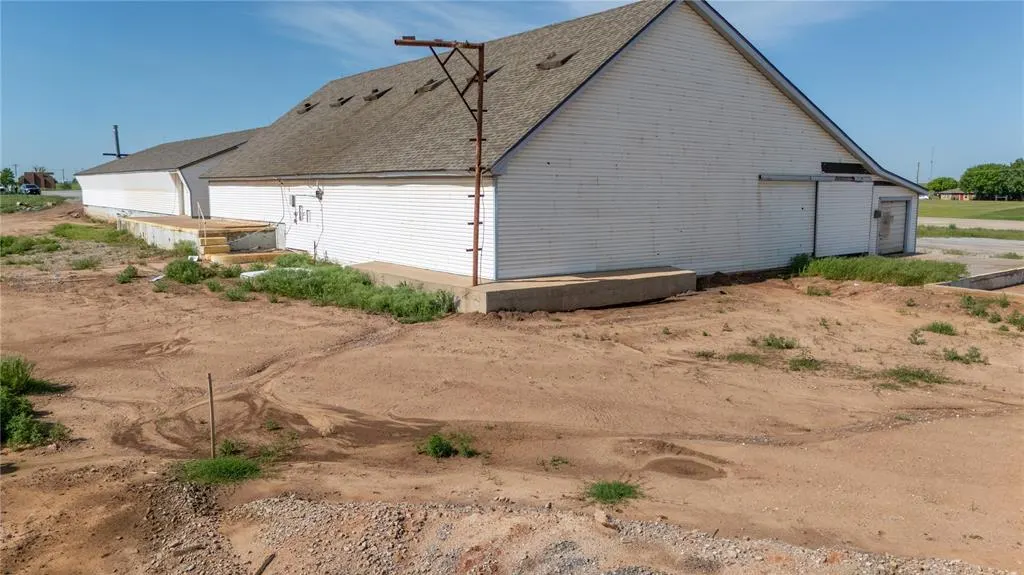 Photo 16 — 2305 S Main Street, Kingfisher, OK 73750
