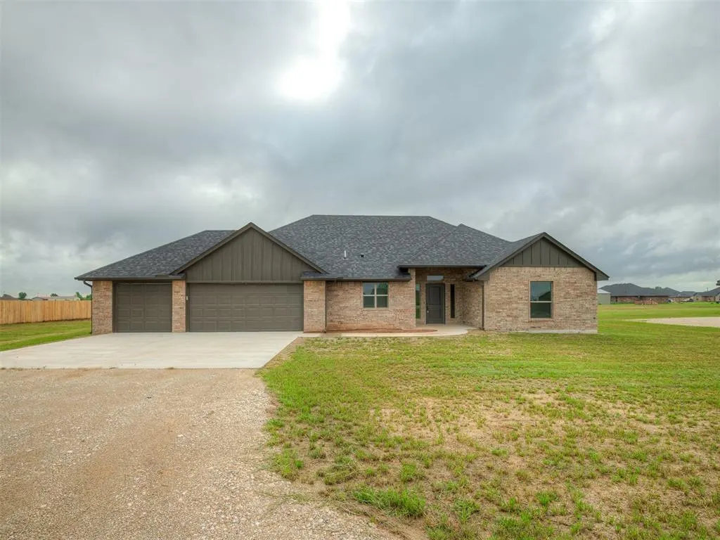 Photo 3 — 24977 Preakness Run, Cashion, OK 73016