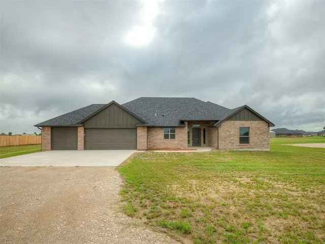 Photo 3 — 24977 Preakness Run, Cashion, OK 73016