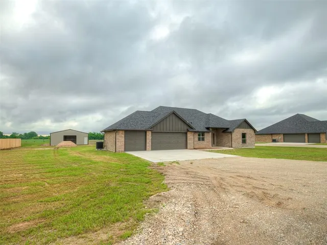 Photo 4 — 24977 Preakness Run, Cashion, OK 73016
