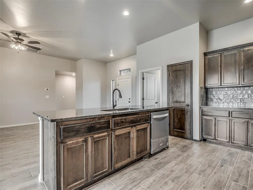 Photo 14 — 24977 Preakness Run, Cashion, OK 73016
