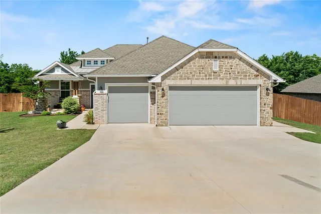 Photo 2 — 2803 Redwood Court, Newcastle, OK 73065