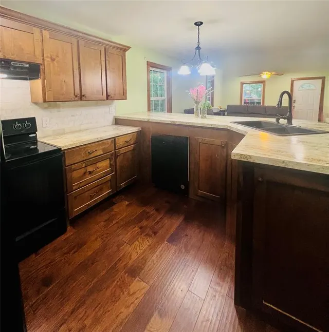 Photo 2 — 307 N Allen Street, Broken Bow, OK 74728