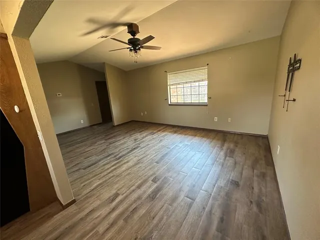 Photo 4 — 1101 El Dorado Street, Weatherford, OK 73096