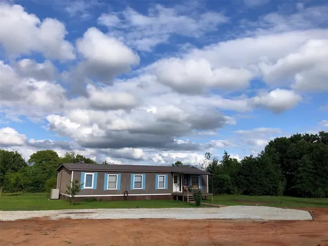 Photo 4 — 38200 Stevens Road, Wanette, OK 74878