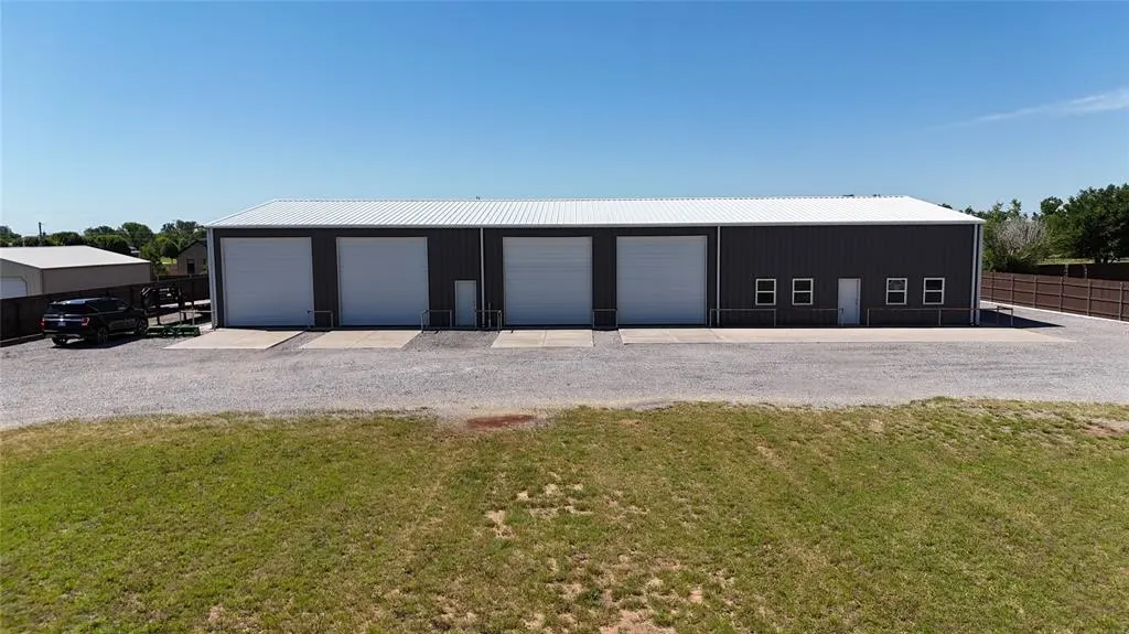Photo 2 — 24174 E 998 Road, Weatherford, OK 73096