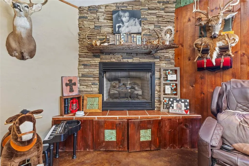 Photo 6 — 115 S 4th Street, Thomas, OK 73669