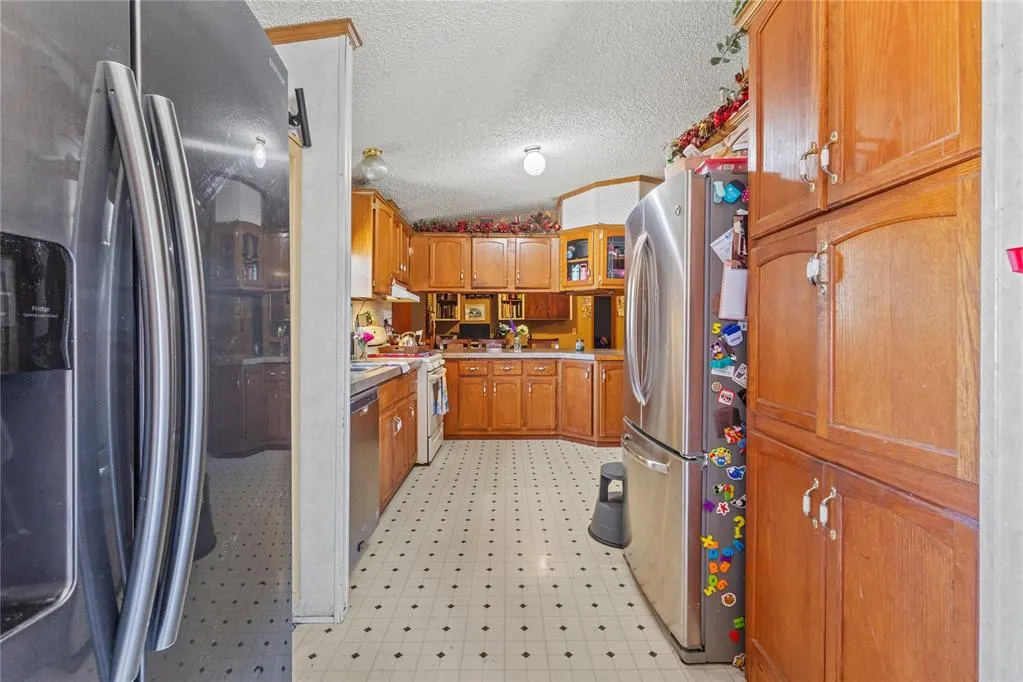Photo 10 — 115 S 4th Street, Thomas, OK 73669