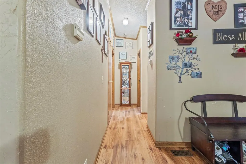 Photo 11 — 115 S 4th Street, Thomas, OK 73669