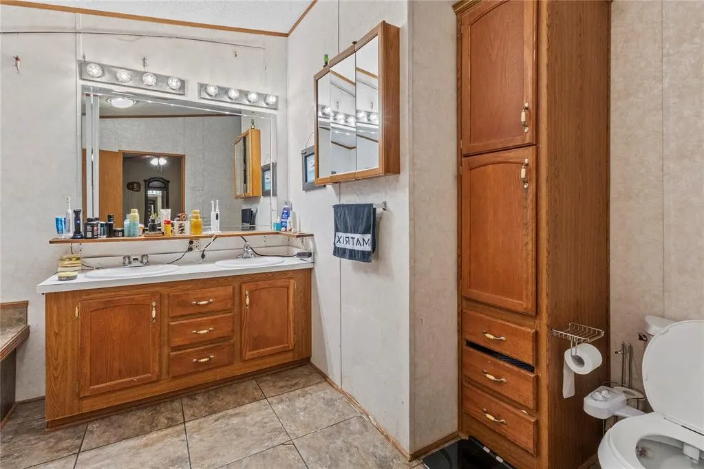 Photo 14 — 115 S 4th Street, Thomas, OK 73669