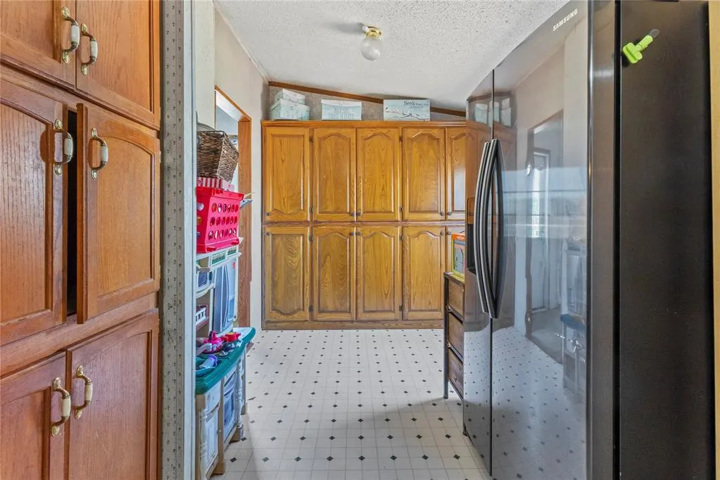 Photo 25 — 115 S 4th Street, Thomas, OK 73669