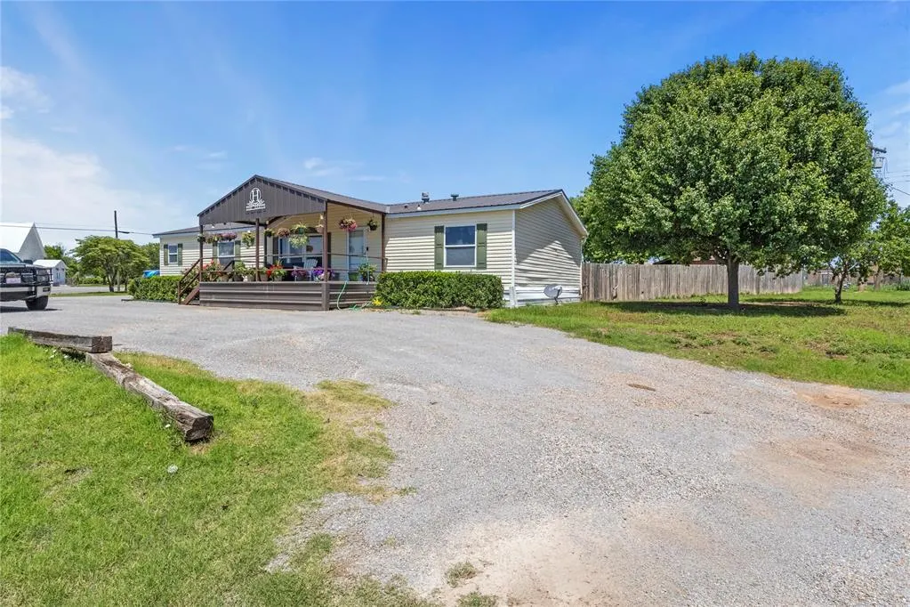 Photo 28 — 115 S 4th Street, Thomas, OK 73669