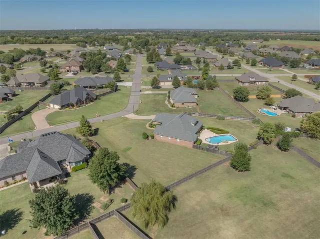 Photo 4 — 239 Brandon Circle, Goldsby, OK 73093