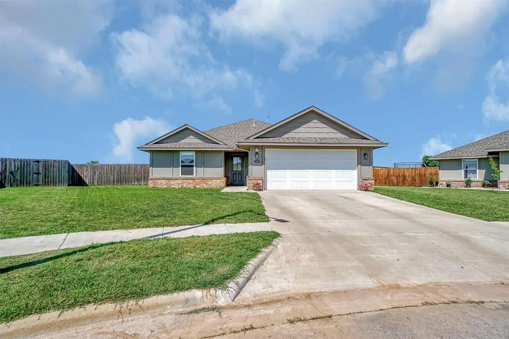 Front exterior — 1537 Avalon Drive, Altus, OK 73521