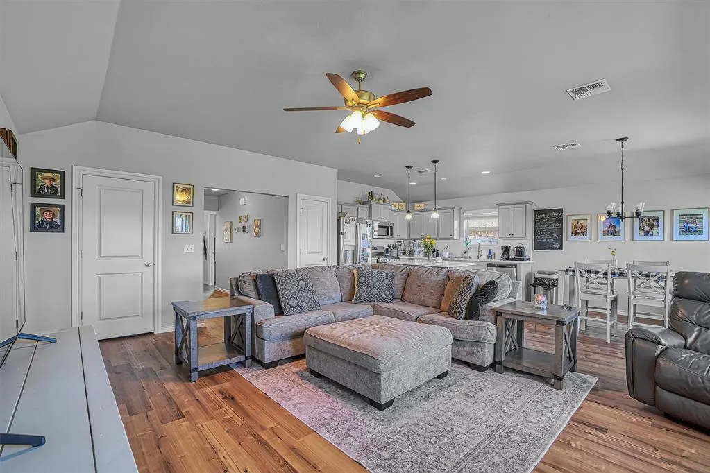 Photo 5 — 1537 Avalon Drive, Altus, OK 73521