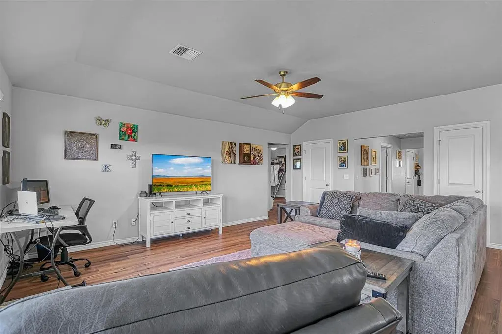Photo 8 — 1537 Avalon Drive, Altus, OK 73521