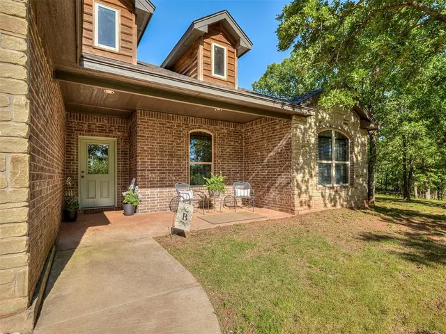 Photo 4 — 940437 S 3310 Road, Wellston, OK 74881