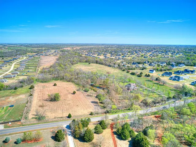 Front exterior — W Waterloo Road, Edmond, OK 73025