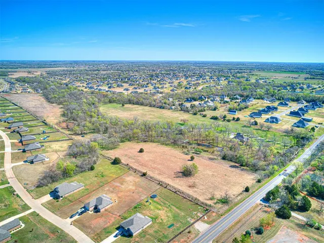 Photo 3 — W Waterloo Road, Edmond, OK 73025