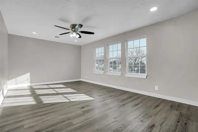 Photo 3 — 621 N 5th Street, Weatherford, OK 73096