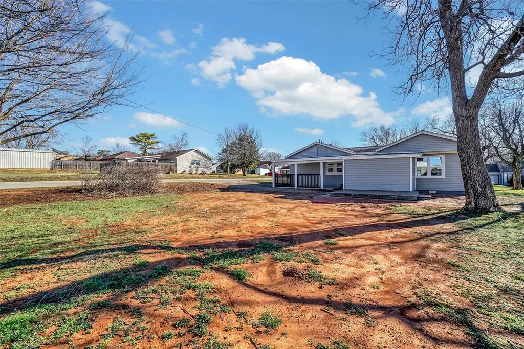 Photo 34 — 621 N 5th Street, Weatherford, OK 73096