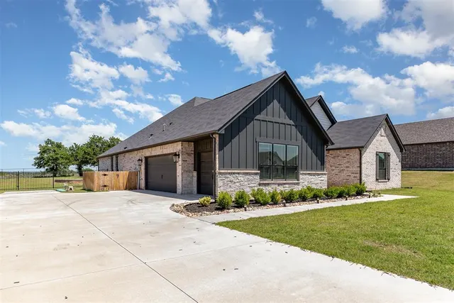 Photo 2 — 2246 Jackson Lane, Blanchard, OK 73010