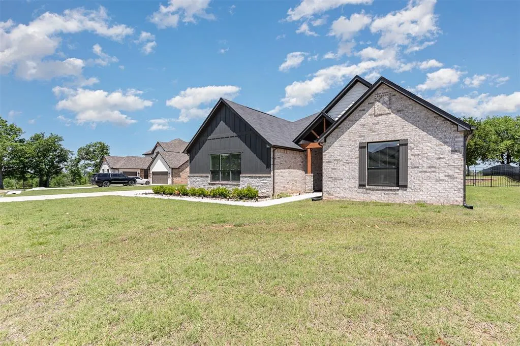 Photo 3 — 2246 Jackson Lane, Blanchard, OK 73010