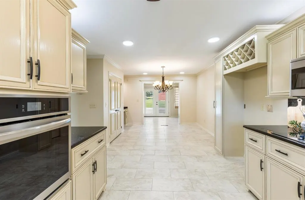 Photo 6 — 8 Willowbrook, Shawnee, OK 74804