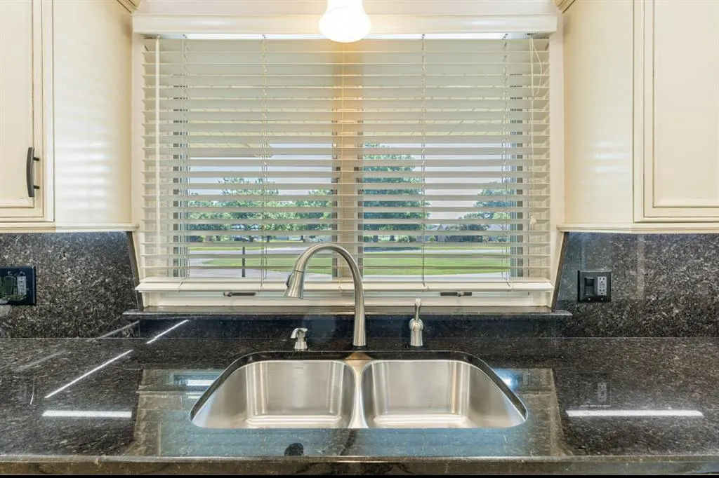 Photo 7 — 8 Willowbrook, Shawnee, OK 74804