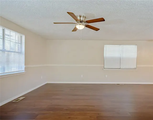 Photo 5 — 5016 NW 26th Street, Oklahoma City, OK 73127