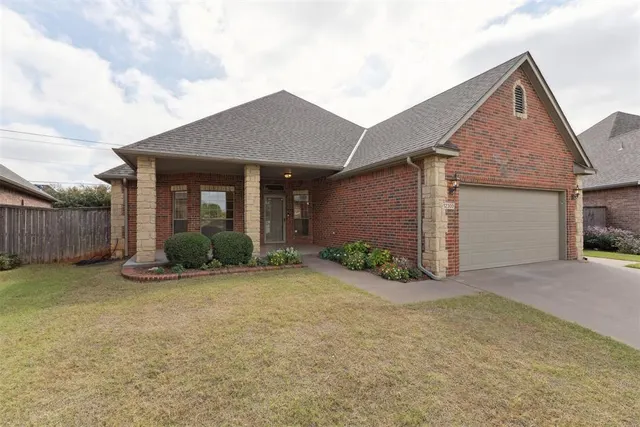 Photo 6 — 12300 St Lukes Lane, Oklahoma City, OK 73142