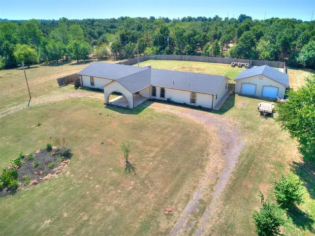 Photo 2 — 14101 N Anderson Road, Jones, OK 73049