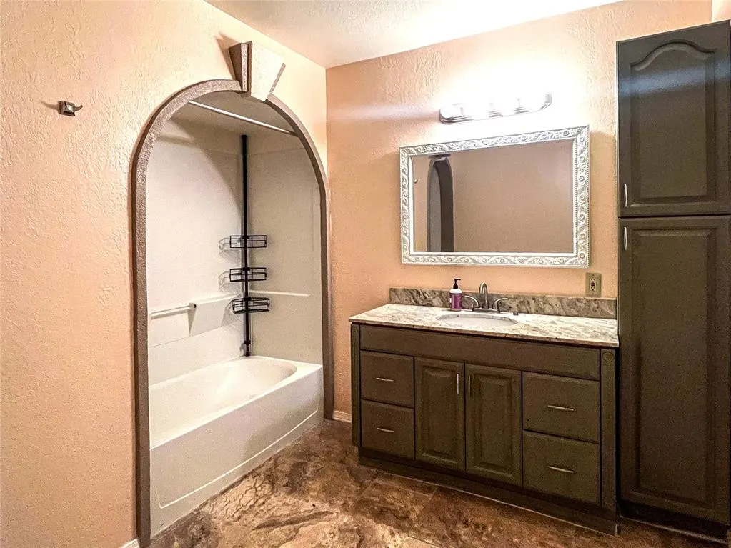 Photo 9 — 14101 N Anderson Road, Jones, OK 73049