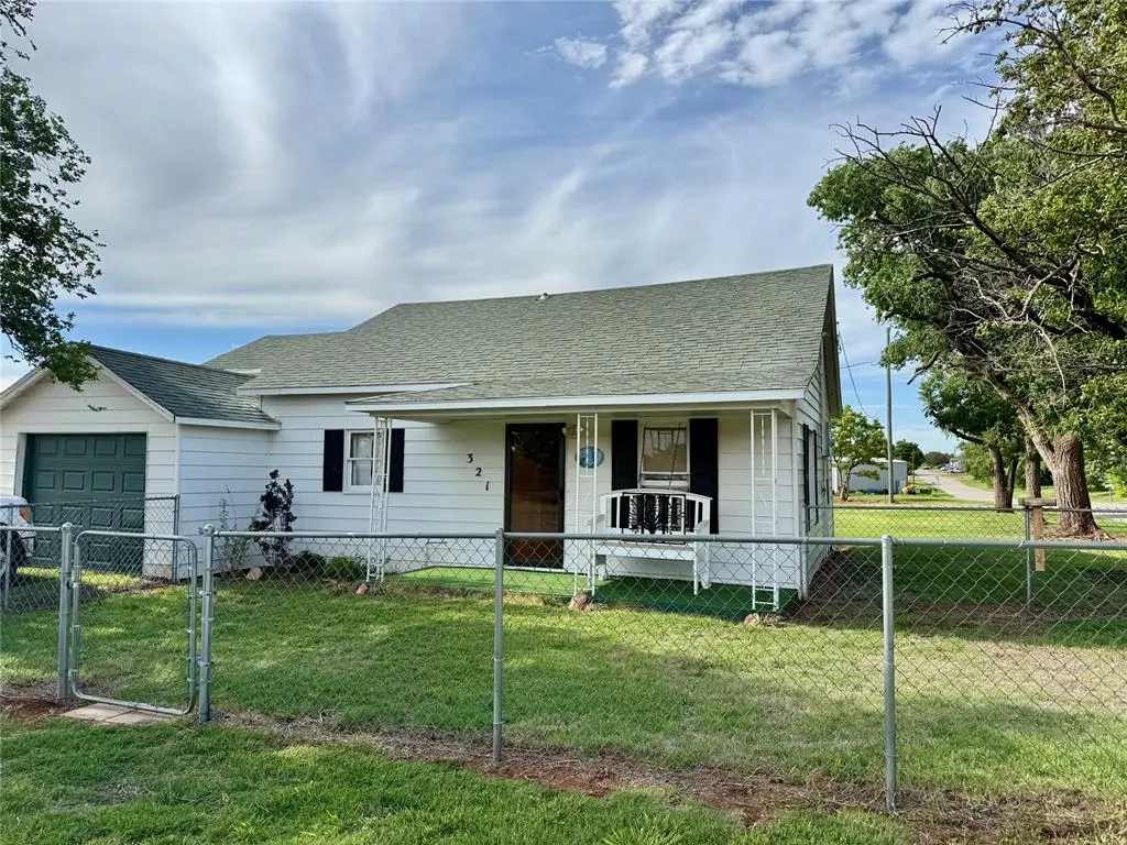 Photo 2 — 321 E Ninth Street, Leedey, OK 73654