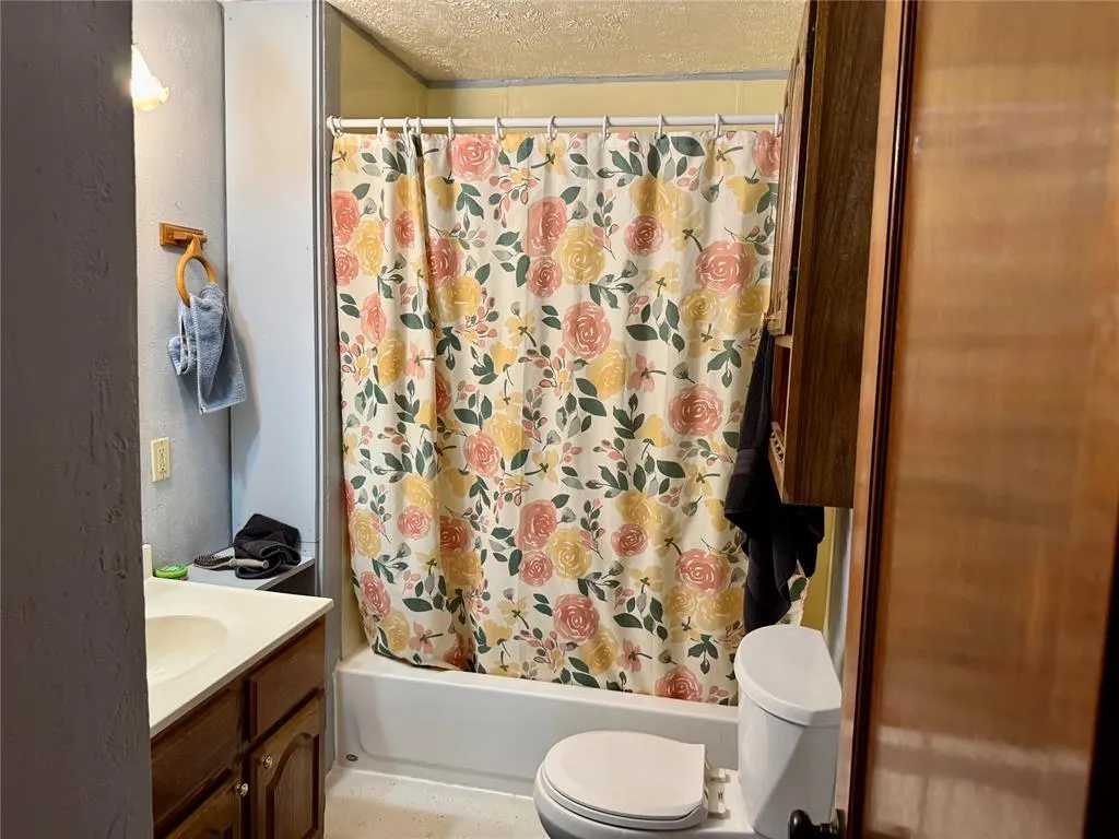 Photo 14 — 321 E Ninth Street, Leedey, OK 73654