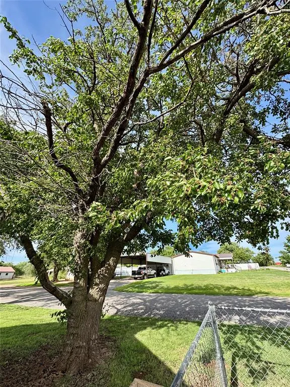 Photo 32 — 321 E Ninth Street, Leedey, OK 73654