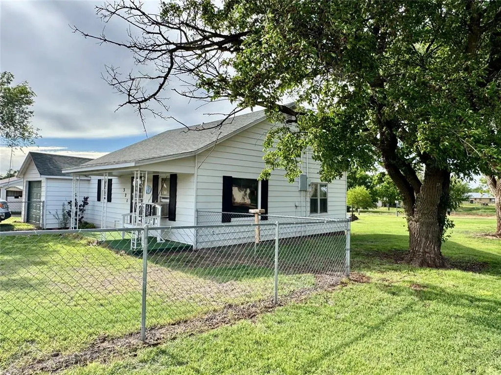 Photo 37 — 321 E Ninth Street, Leedey, OK 73654