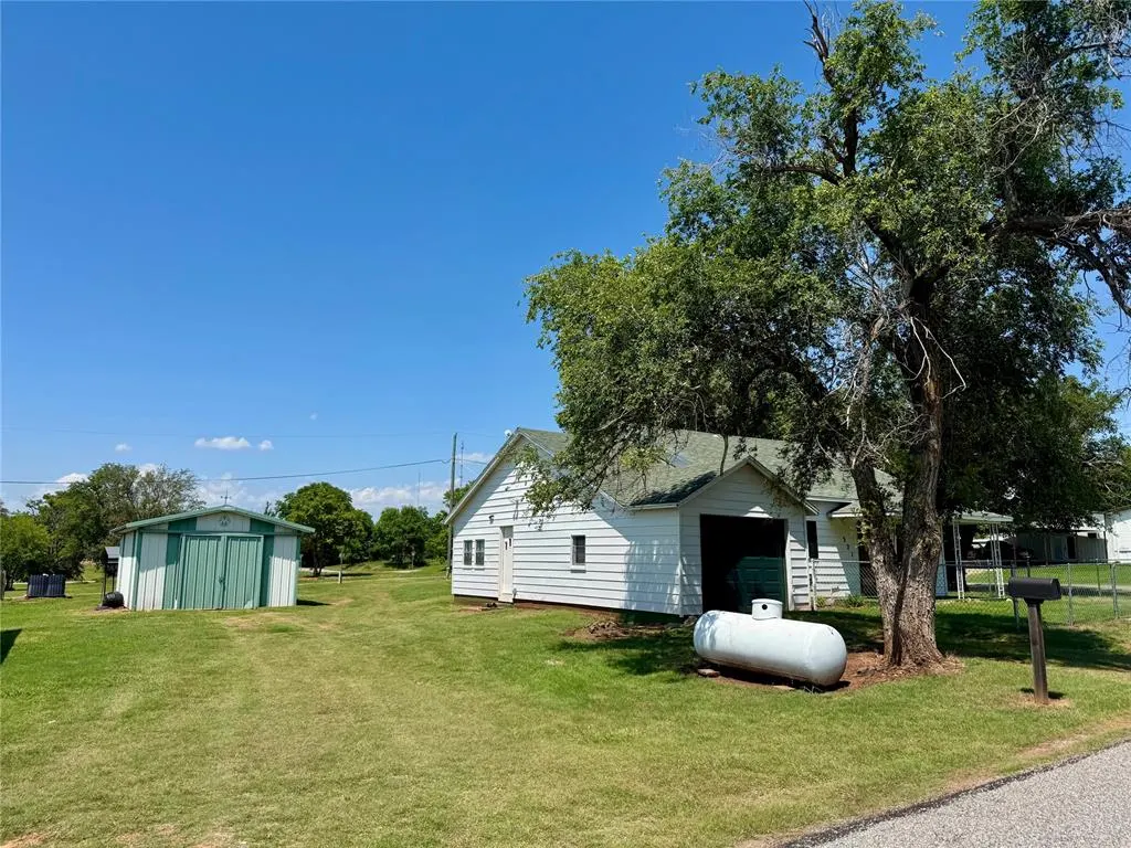 Photo 39 — 321 E Ninth Street, Leedey, OK 73654
