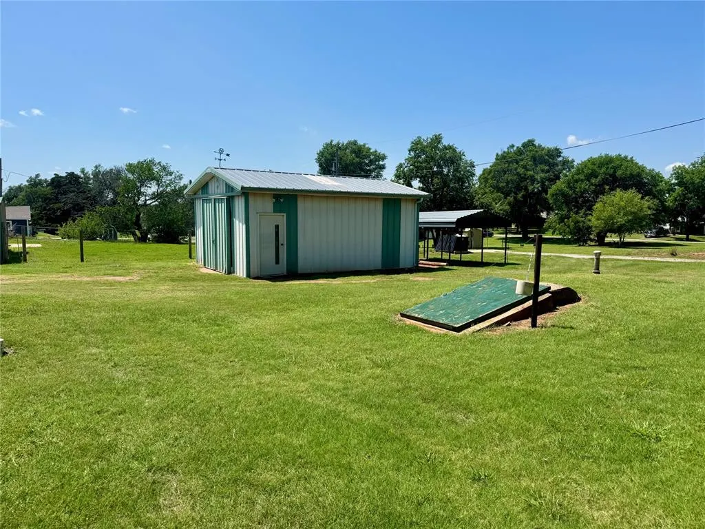 Photo 40 — 321 E Ninth Street, Leedey, OK 73654