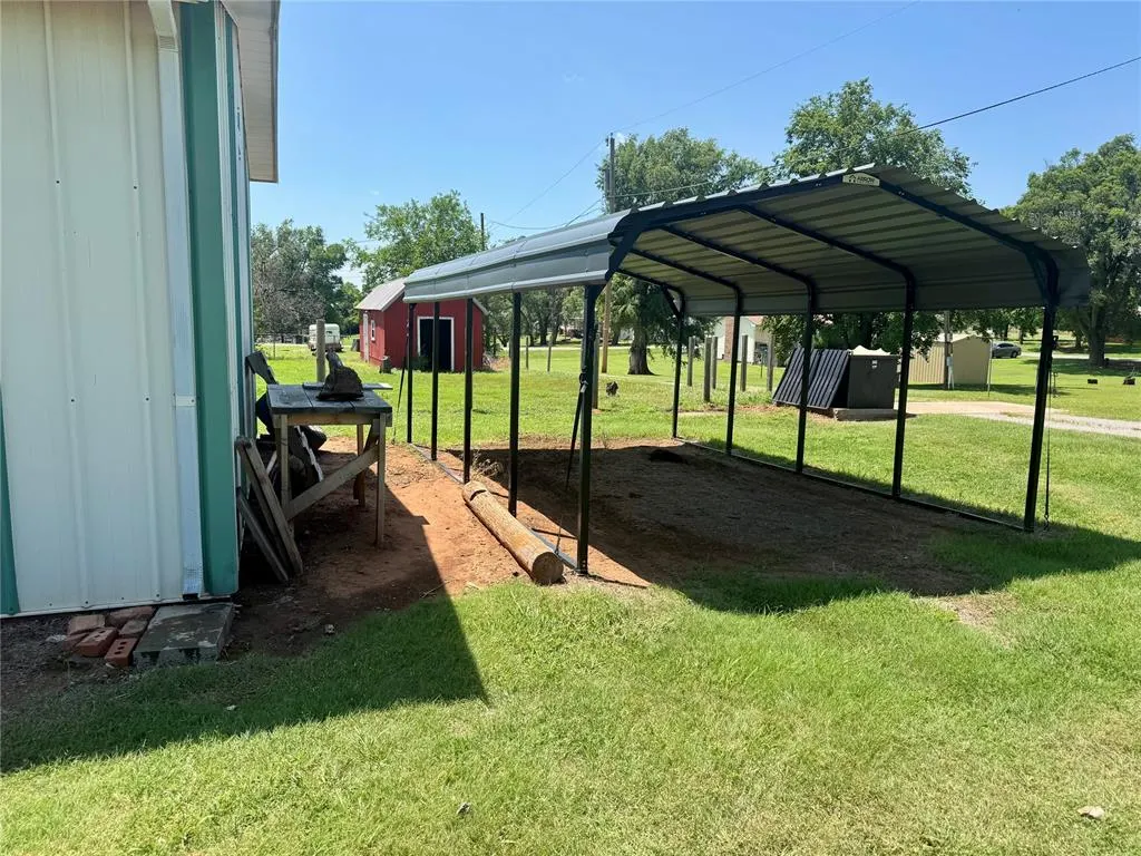 Photo 41 — 321 E Ninth Street, Leedey, OK 73654