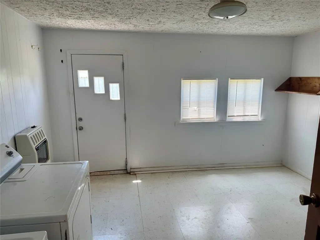 Photo 44 — 321 E Ninth Street, Leedey, OK 73654
