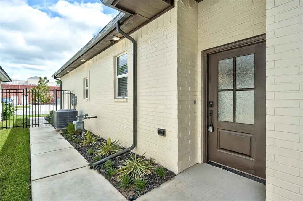 Photo 2 — 3608 Havenbrook Street, Norman, OK 73072