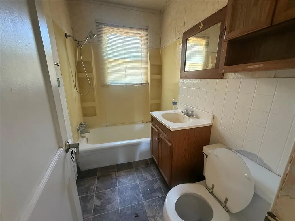 Photo 11 — 813 W College Avenue, Seminole, OK 74868