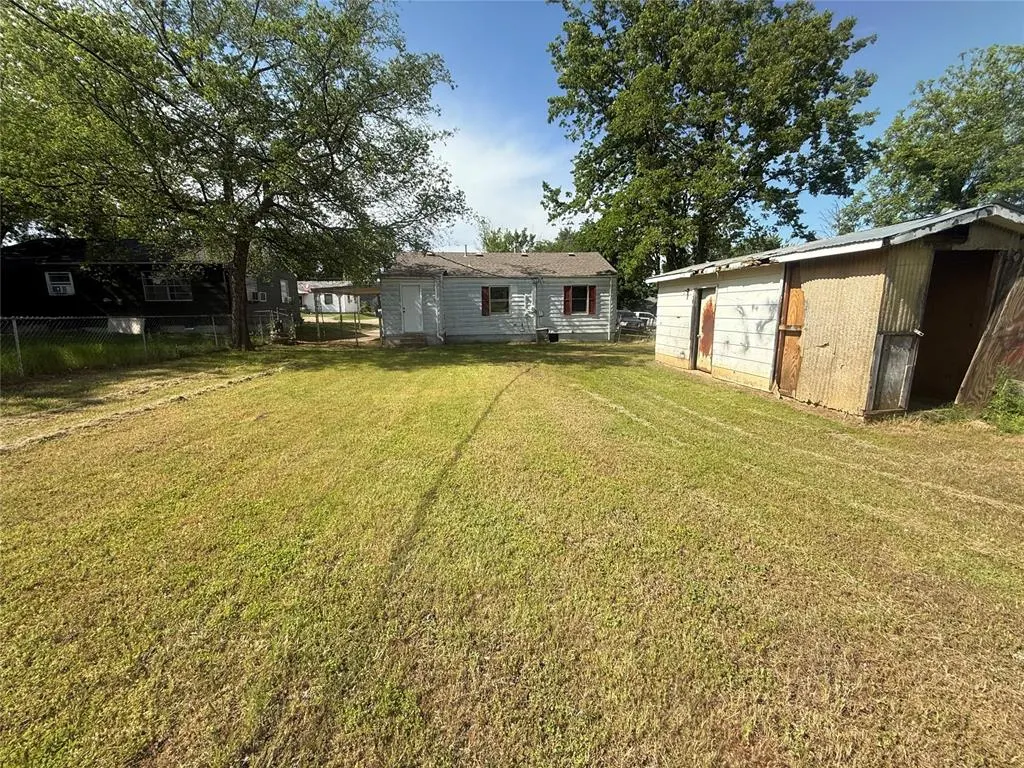 Photo 13 — 813 W College Avenue, Seminole, OK 74868