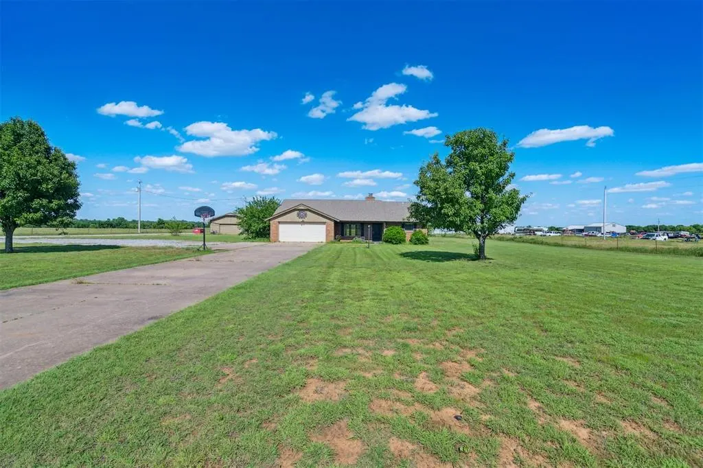 Photo 50 — 1500 S Railroad, Marlow, OK 73055