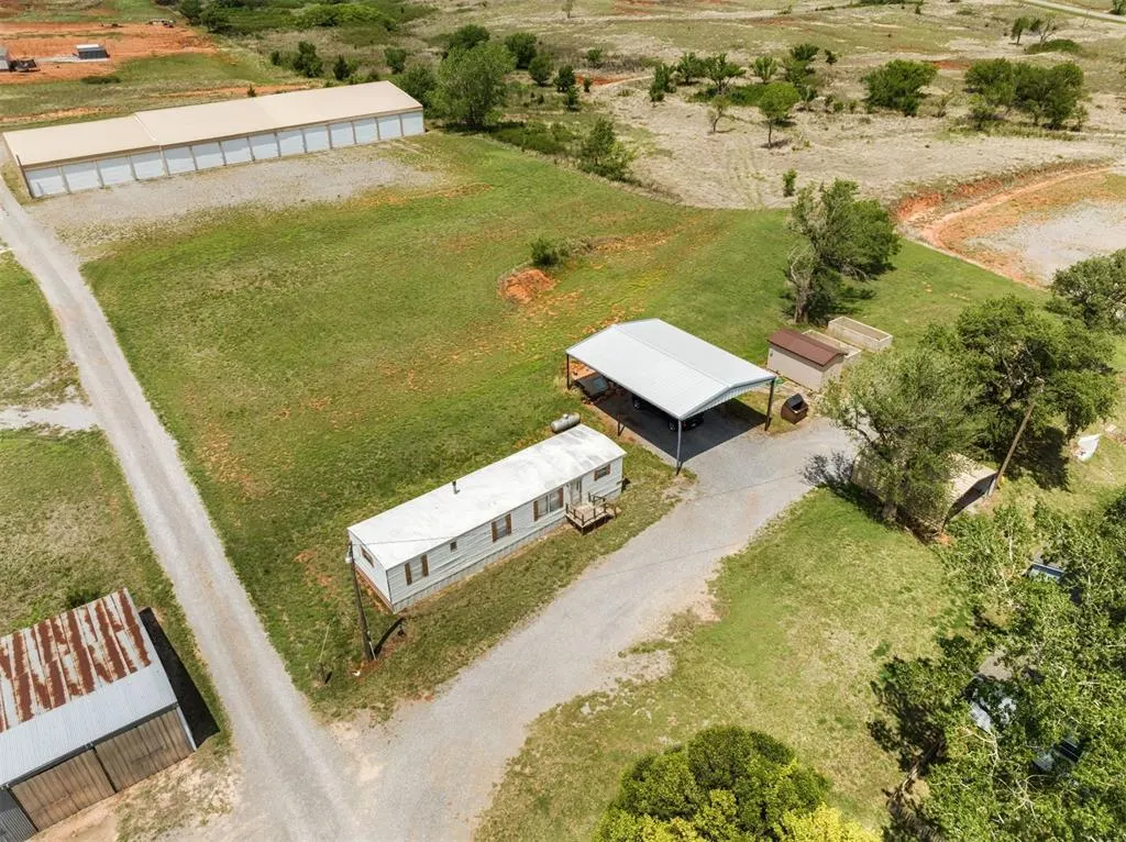 Photo 9 — 10277 N 2130 Road, Foss, OK 73647