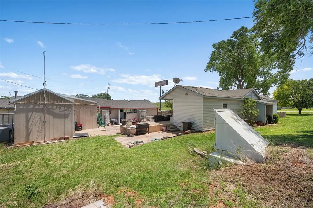 Photo 32 — 10277 N 2130 Road, Foss, OK 73647